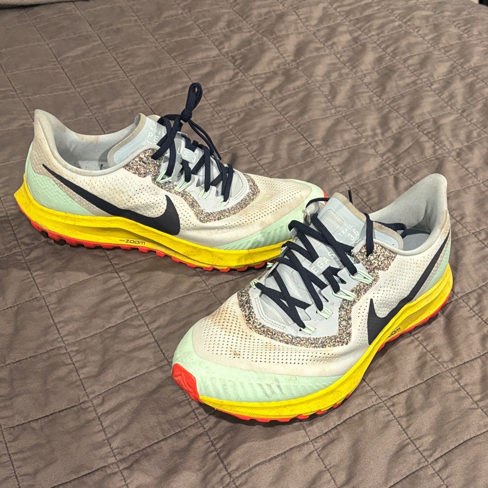 Nike Light Green and Yellow Running Shoes